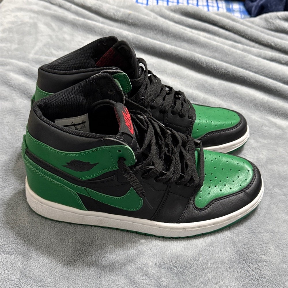 Nike Air Jordans men’s size 8.5 - Picture 2 of 5